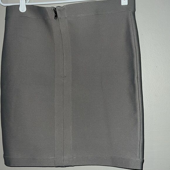 Venus Gray Skirt With Sequins Size 14 New Without Tags - Picture 5 of 6